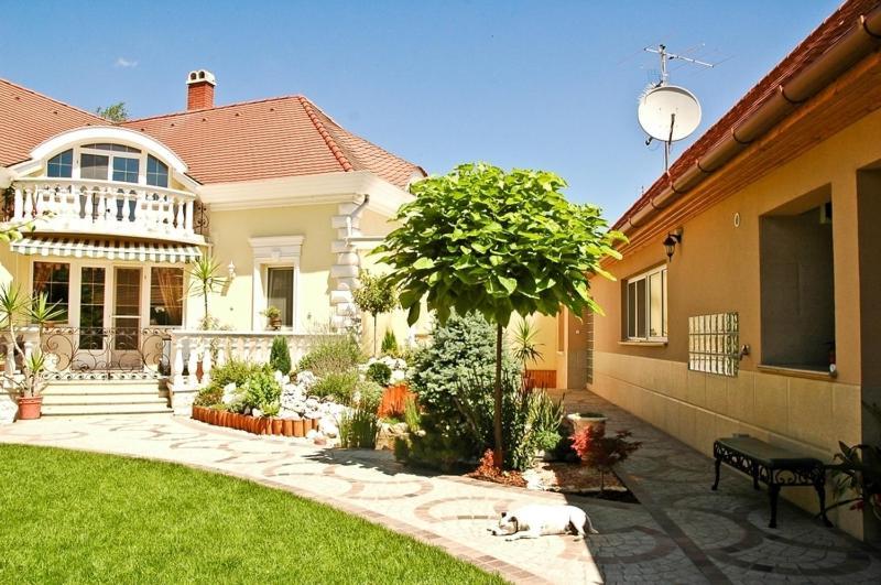Gombos Apartman Apartment Hajduszoboszlo Exterior photo