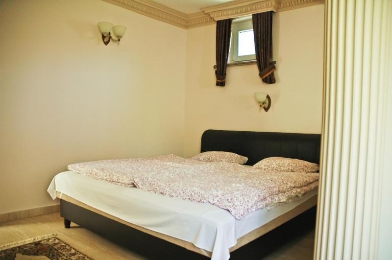 Gombos Apartman Apartment Hajduszoboszlo Room photo